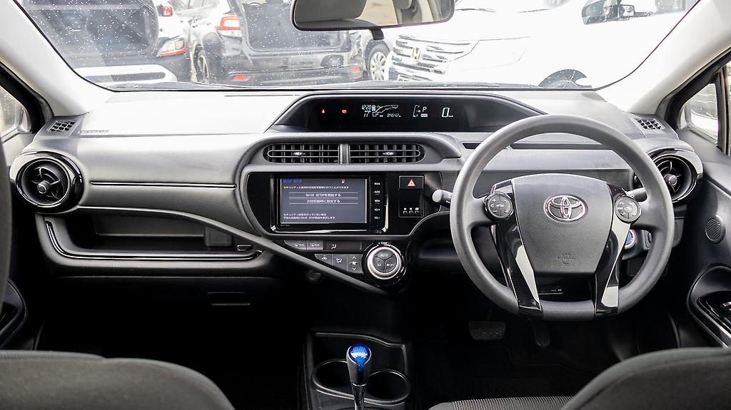 2016 Toyota Aqua Hybrid F spec Push start image 356977
