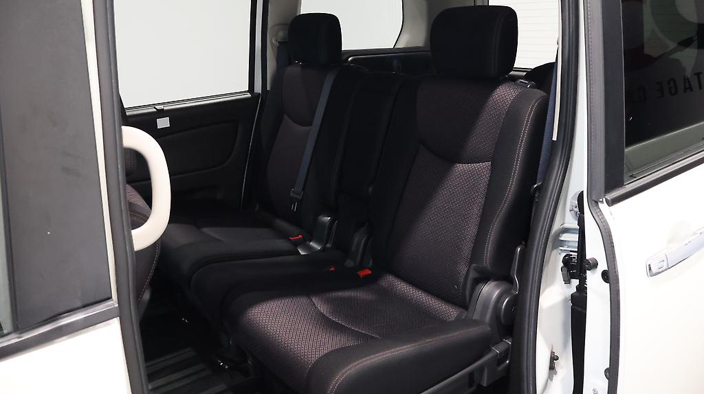 2013 Nissan Serena Hybrid Highway Star image 353068