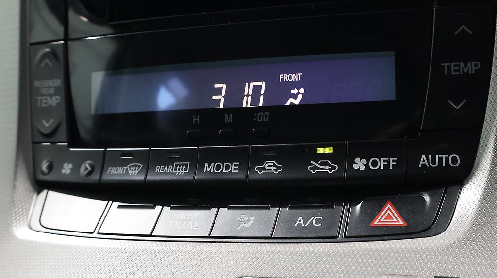 2013 Toyota Alphard 240S image 357538