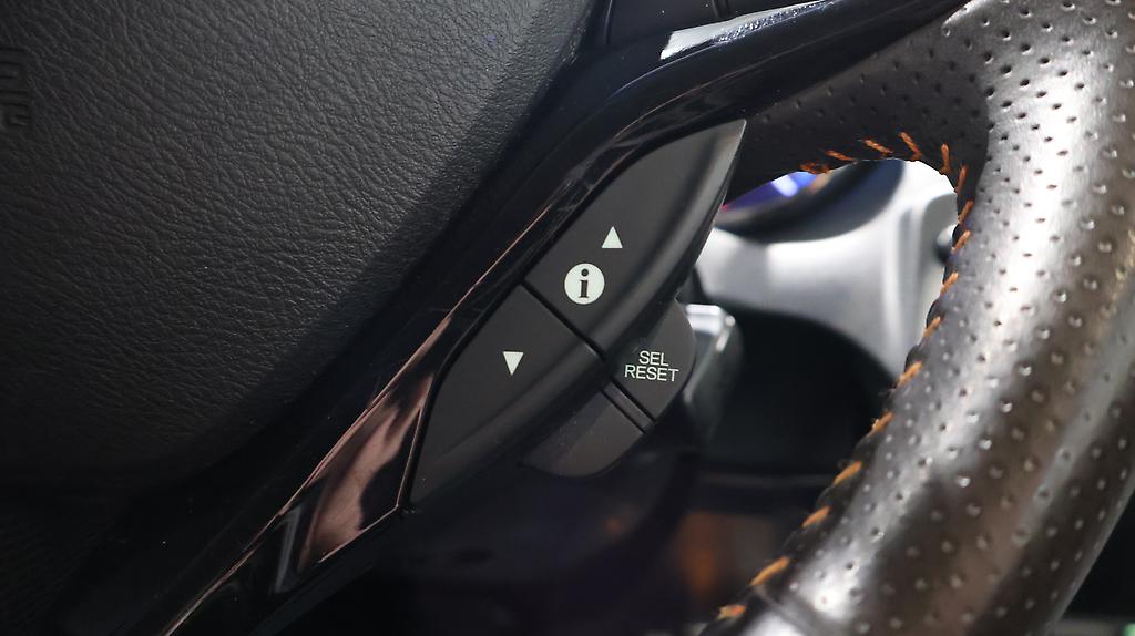 2012 Honda Fit Shuttle Hybrid Smart Selection image 353470