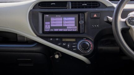 2014 Toyota Aqua F spec Hybrid Push start image 353188