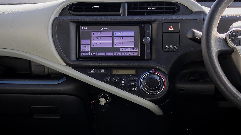 2014 Toyota Aqua F spec Hybrid Push start image 353188