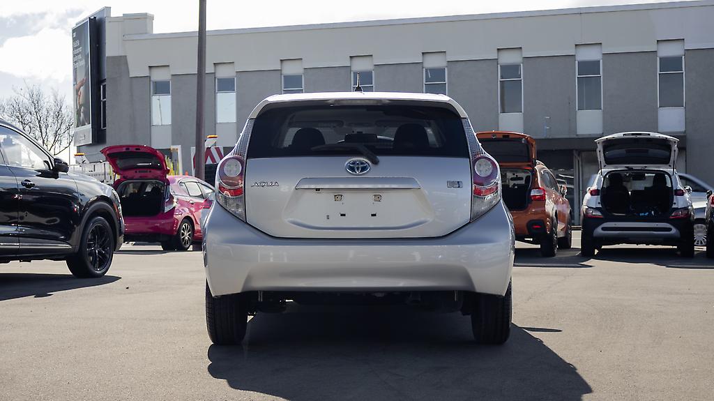 2014 Toyota Aqua F spec Hybrid Push start image 353179