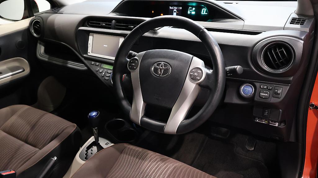 2012 Toyota Aqua Heated Seats, Push Button Start, Reverse Camera image 354577