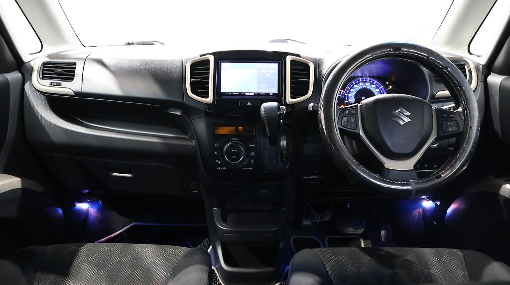 2015 Suzuki Solio DJE J Style image 354816