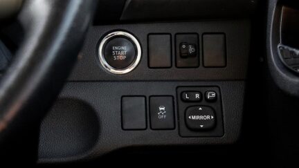 2012 Toyota Ractis G Model Push start image 353443