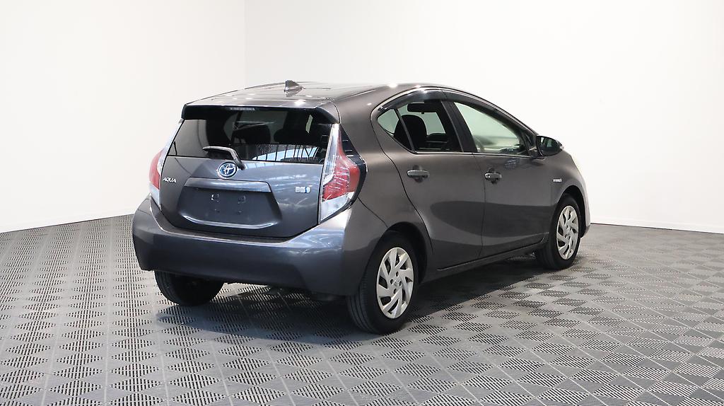 2015 Toyota Aqua S MODEL + PUSH START + REVERSE CAMERA image 357901