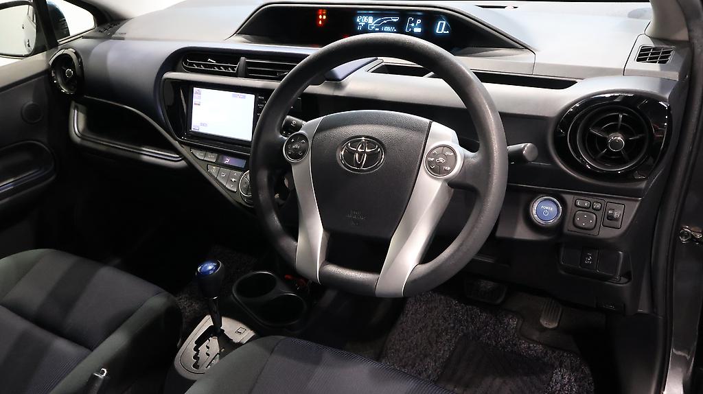 2015 Toyota Aqua S MODEL + PUSH START + REVERSE CAMERA image 357909