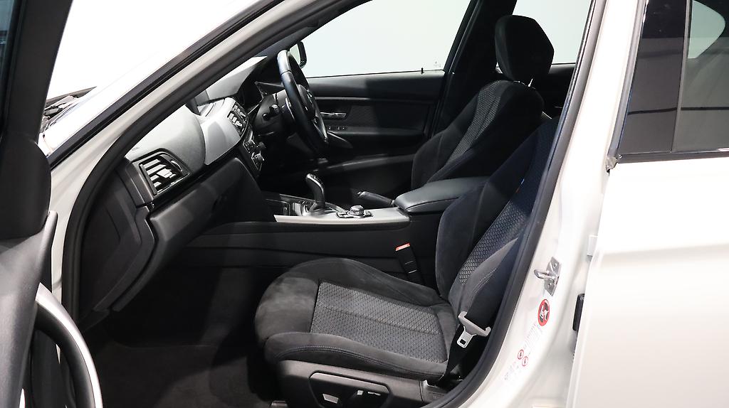 2013 BMW 320i xDrive M Sports image 357024