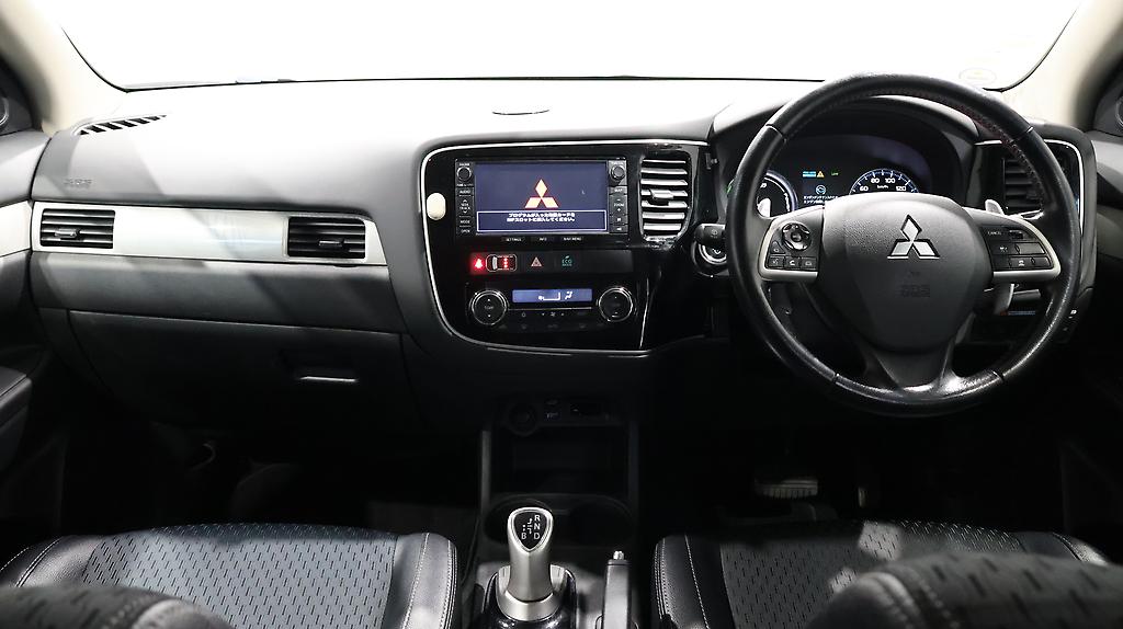 2013 Mitsubishi Outlander PHEV G Navi-Package 4WD image 355306