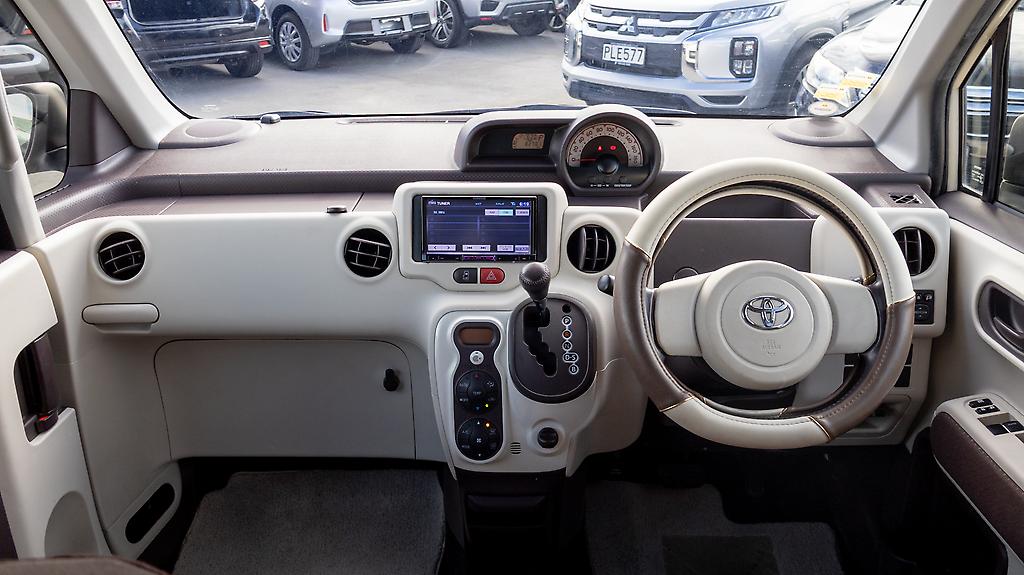 2013 Toyota Porte Cool shape  Spade model Push start image 356939