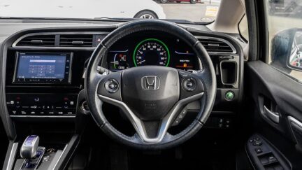 2015 Honda Shuttle Hybrid Z Half Leather Trim image 352734