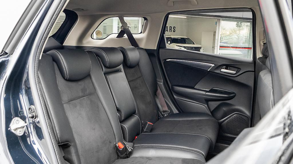 2015 Honda Shuttle Hybrid Z Half Leather Trim image 352729