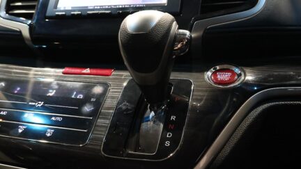 2015 Honda Odyssey Absolute image 357078