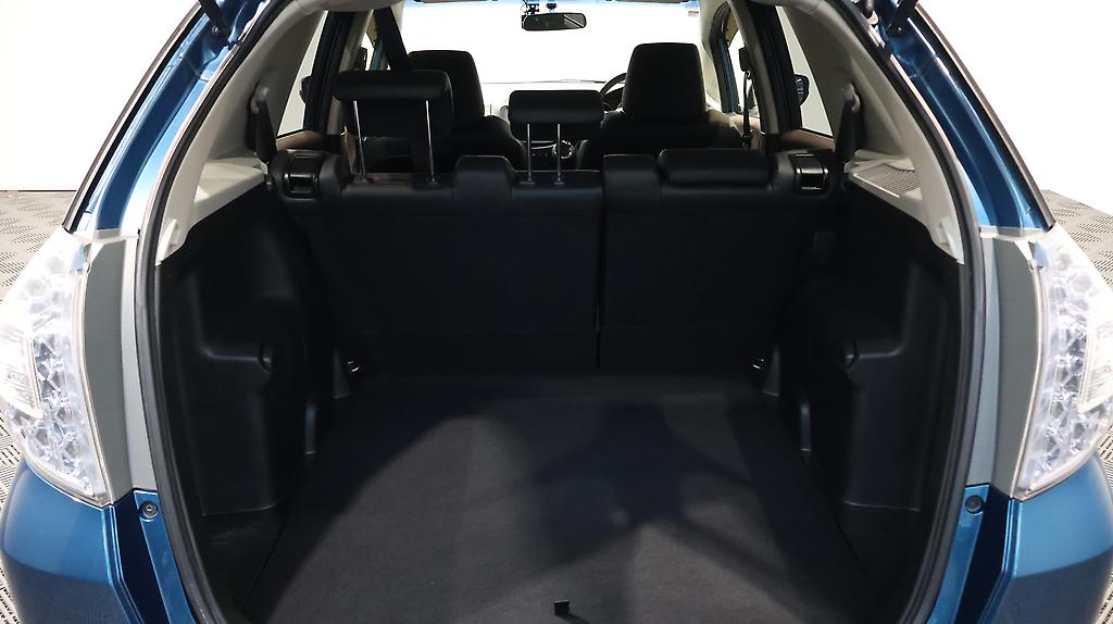 2012 Honda Fit Shuttle Hybrid Smart Selection image 353455