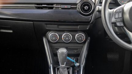 2015 Mazda Demio 13S push start,i stop image 357784