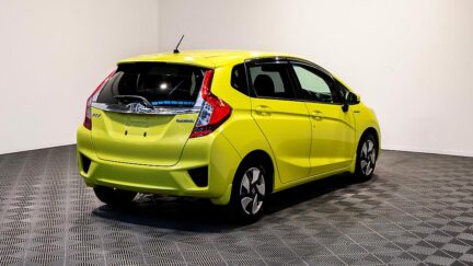 2015 Honda Fit Hybrid F Package image 354662