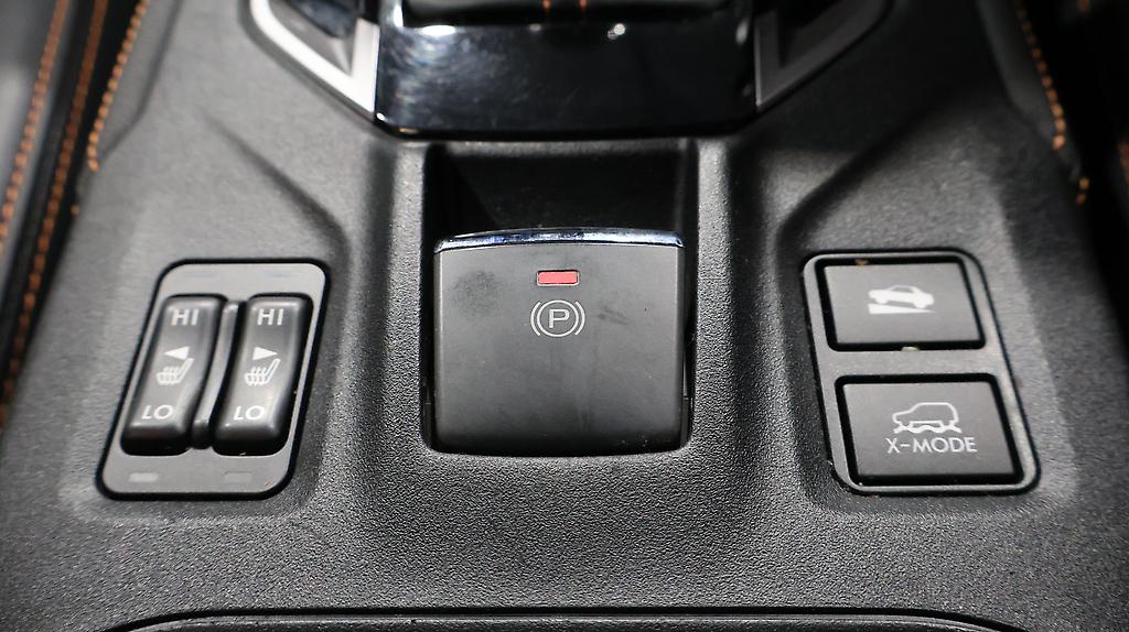 2017 Subaru XV 2.0i-L Eyesight Black Leather Selection image 353053