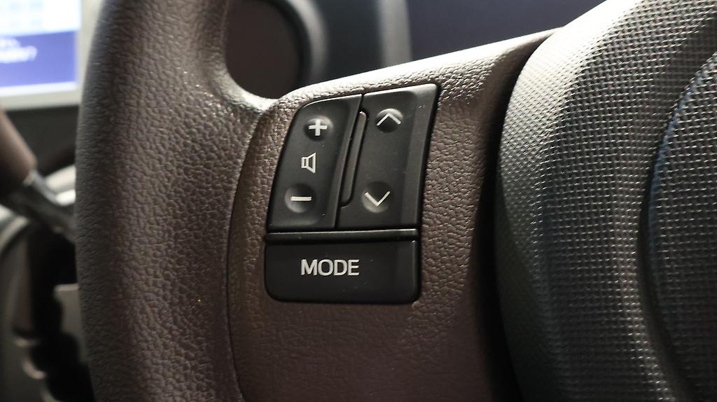 2013 Toyota Spade F Model, Push Start, Reverse Camera image 355872