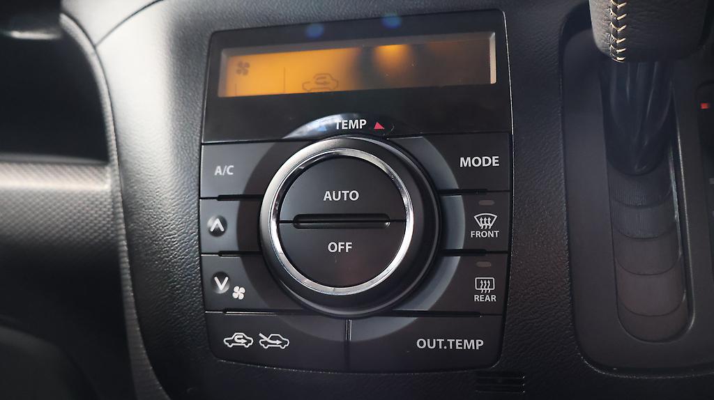 2015 Suzuki Solio DJE J Style image 354819