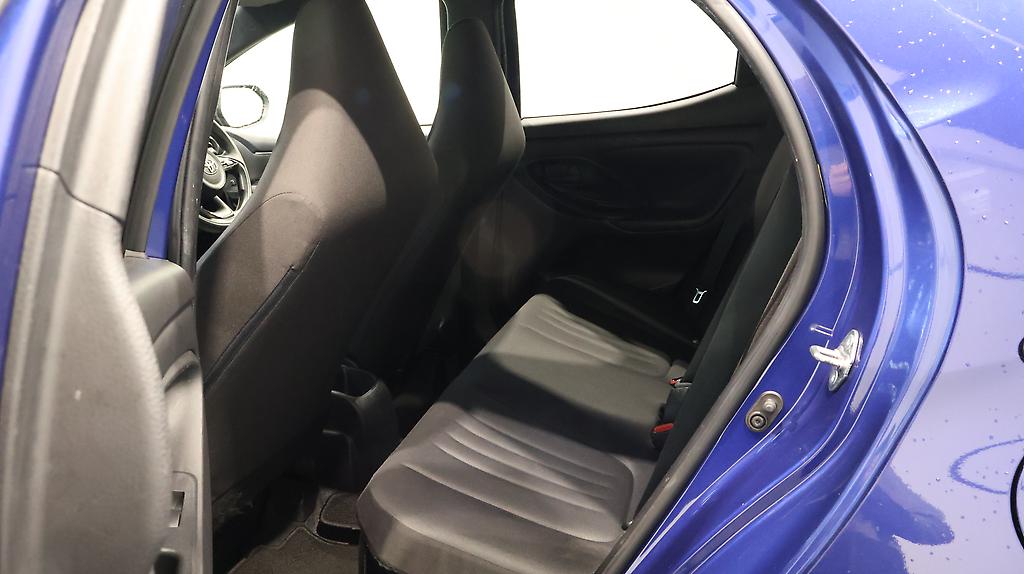 2021 Toyota Yaris Hybrid X image 357596