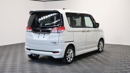 2015 Suzuki Solio DJE J Style image 354809