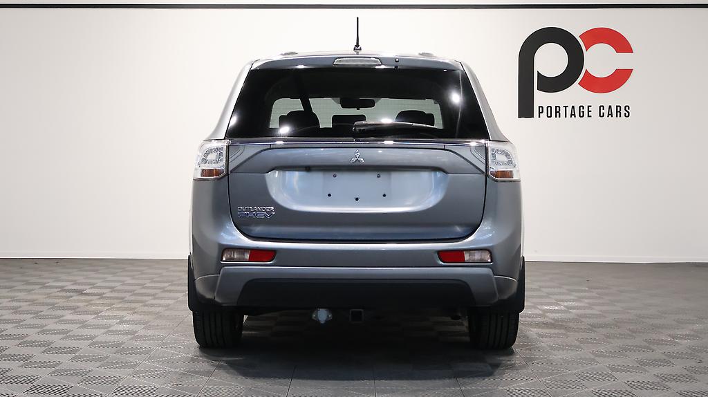 2013 Mitsubishi Outlander PHEV G Navi-Package 4WD image 355300