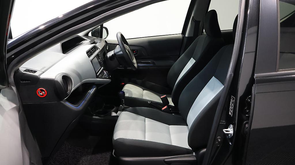 2013 Toyota Aqua S Model, Push Start, Reverse Camera image 356250