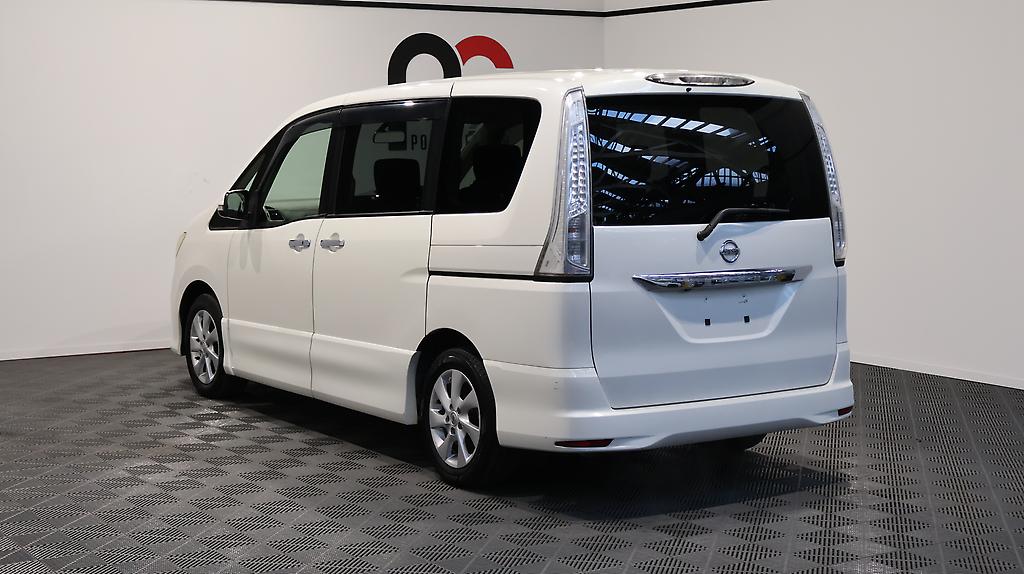 2013 Nissan Serena Hybrid Highway Star image 353063