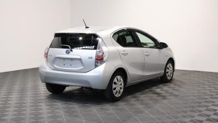 2013 Toyota Aqua G Model + Push Button Start image 354684