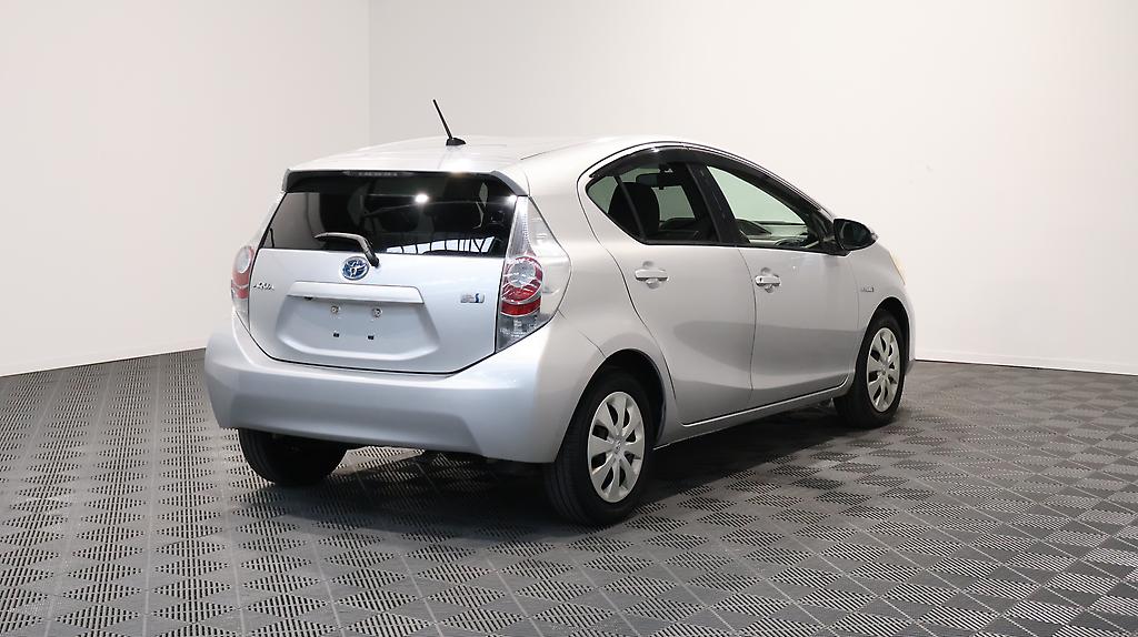 2013 Toyota Aqua G Model + Push Button Start image 354684