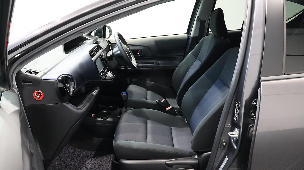 2015 Toyota Aqua S MODEL + PUSH START + REVERSE CAMERA image 357904