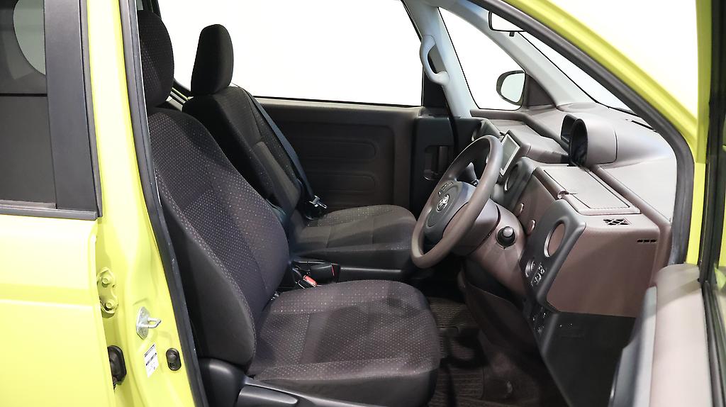 2013 Toyota Spade F Model, Push Start, Reverse Camera image 355863