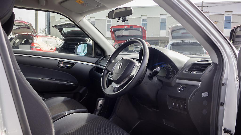 2015 Suzuki Swift XG, Push start image 356906