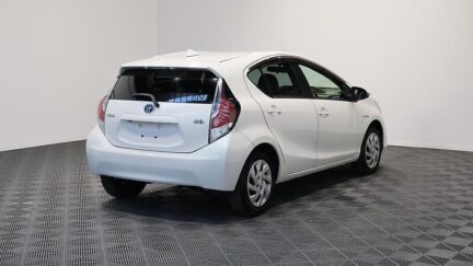2015 Toyota Aqua S Model, Push Start, Reverse Camera image 354763