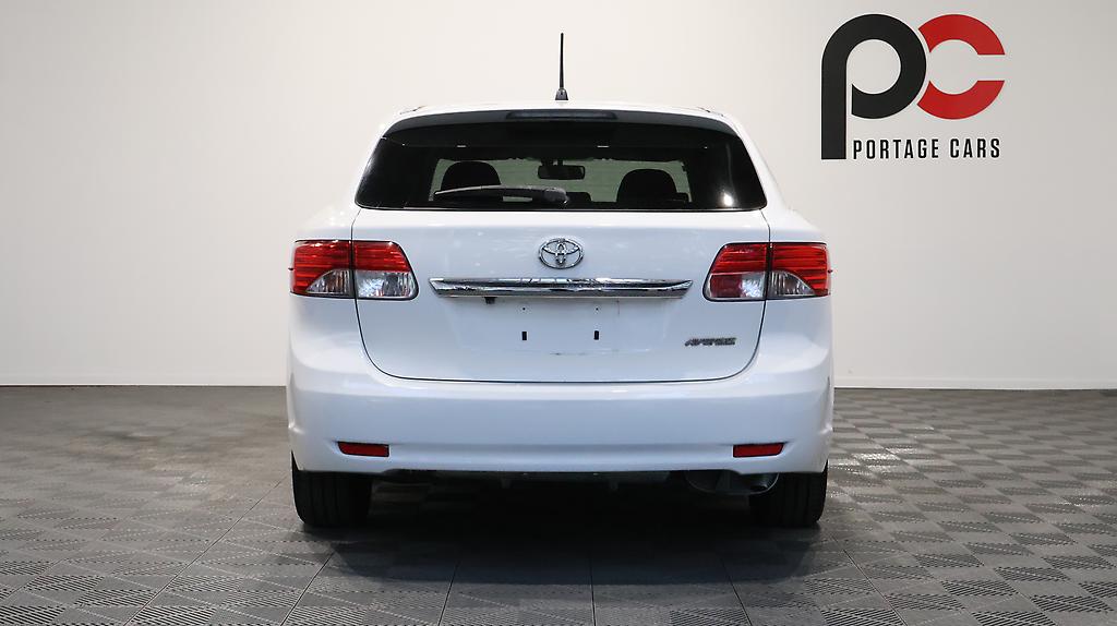 2013 Toyota Avensis Wagon Xi image 356725