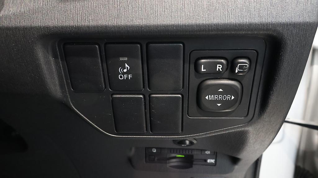 2013 Toyota Prius S Model image 356411
