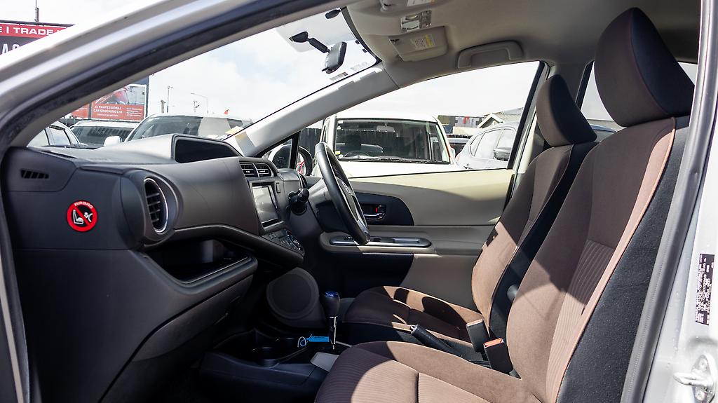 2012 Toyota Aqua F spec, Push start image 357807