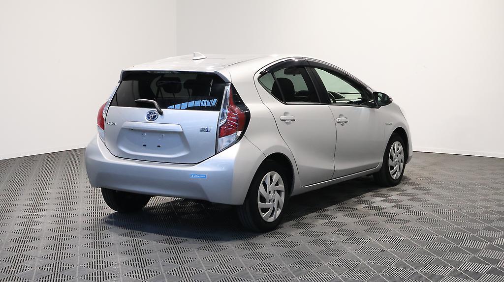 2015 Toyota Aqua S Model, Push Start, Reverse Camera image 357137