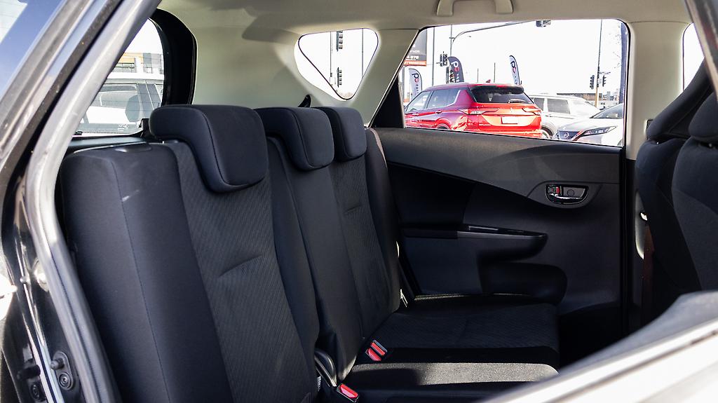 2012 Toyota Ractis G Model Push start image 353437