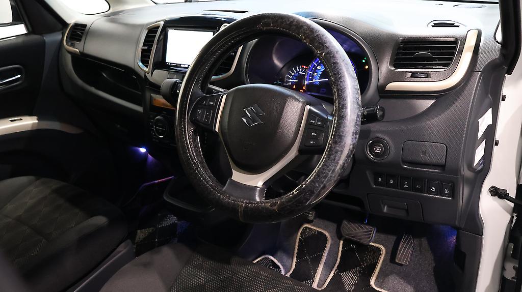 2015 Suzuki Solio DJE J Style image 354817