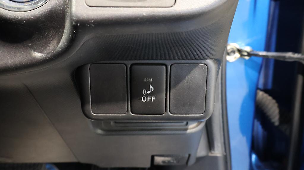 2013 Toyota Aqua Hybrid G MODEL – PUSH START image 357521