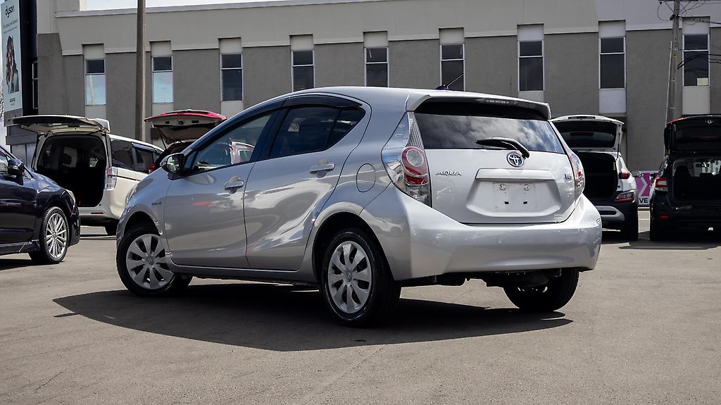 2013 Toyota Aqua Hybrid F spec , Push start image 357815