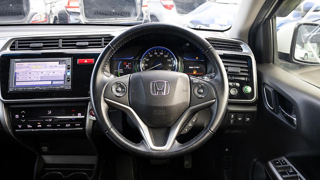 2016 Honda Grace Hybrid EX Push start image 357765