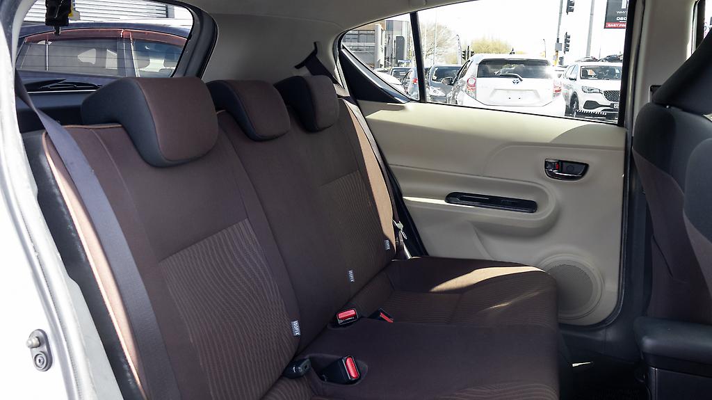 2012 Toyota Aqua F spec, Push start image 357799