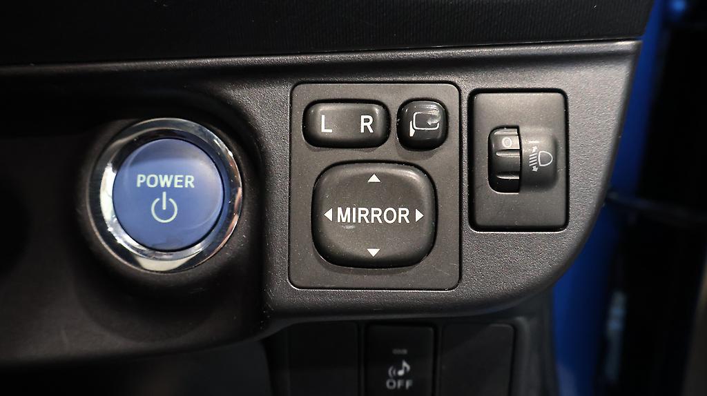 2013 Toyota Aqua G Model, Push Start, Reverse Camera image 355936