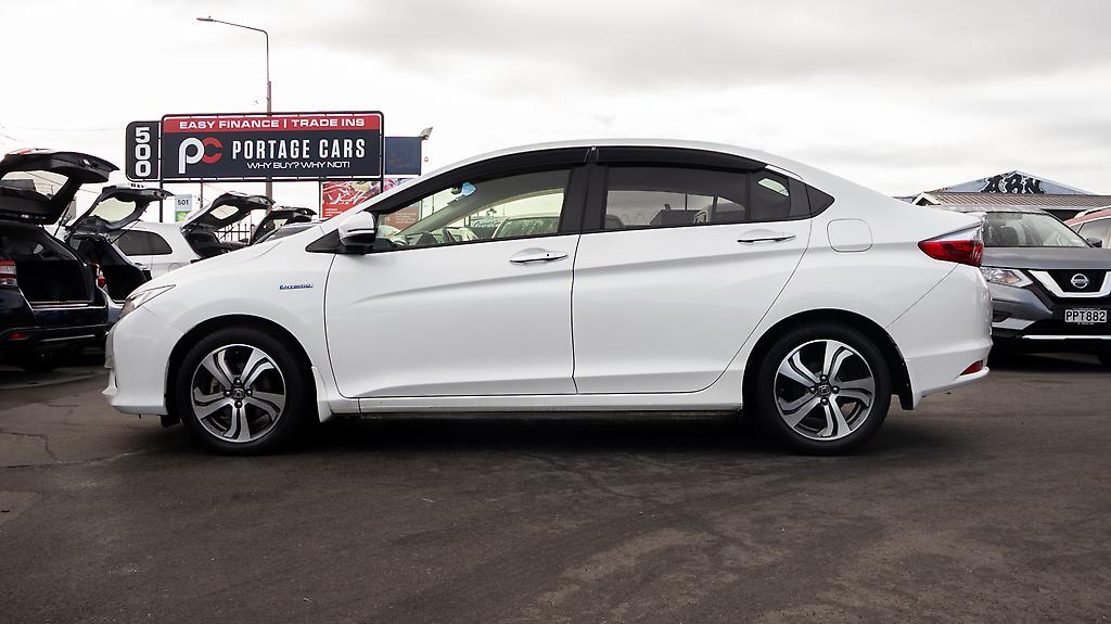 2016 Honda Grace Hybrid EX Push start image 357755