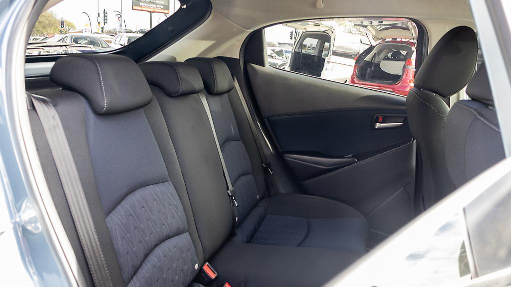 2015 Mazda Demio 13S push start,i stop image 357779