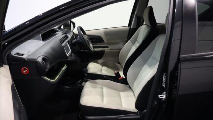 2013 Toyota Aqua S Model, Push Start, Reverse Camera image 355557