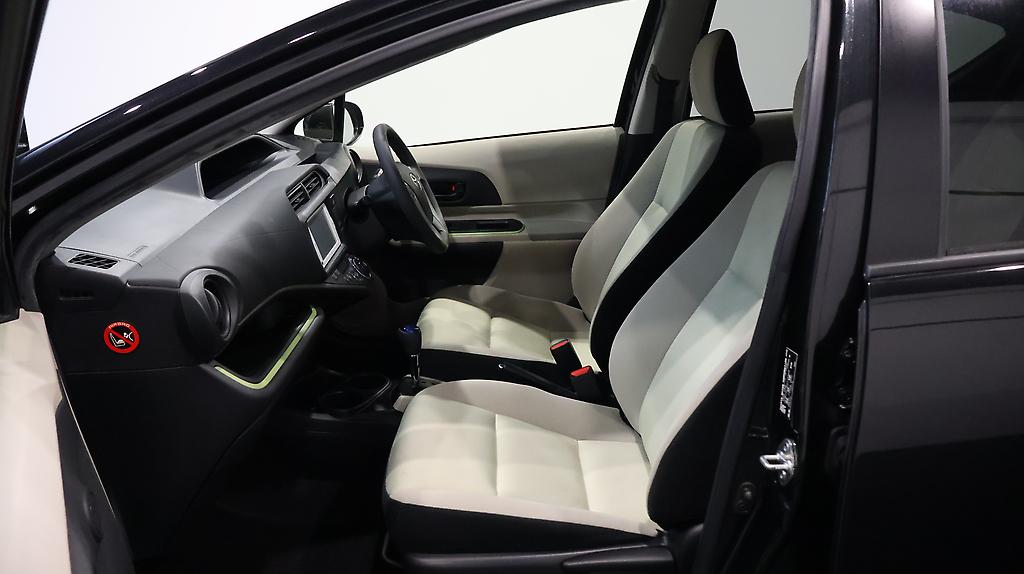 2013 Toyota Aqua S Model, Push Start, Reverse Camera image 355557
